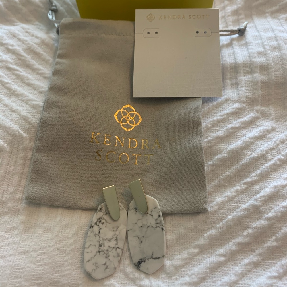 NWT Kendra Scott Earrings marble
